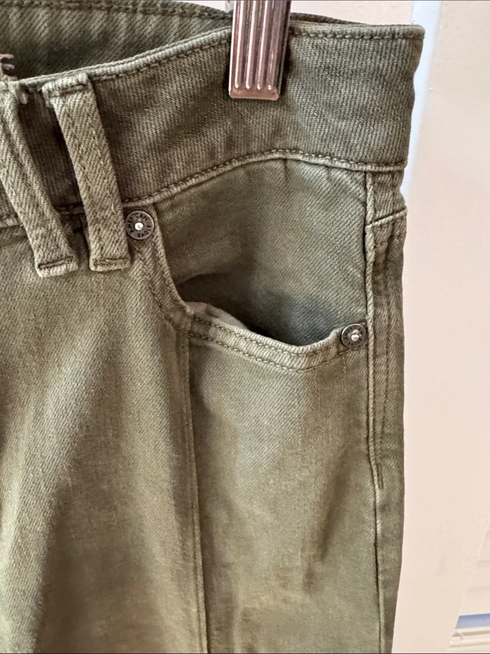 American Eagle Low Rise Baggy Wide Leg Olive Jeans 26x30